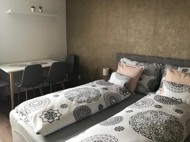 Apartmán Innova Zlín Esterno foto